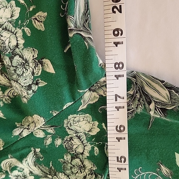 Alice + Olivia Size SP Layla Green Floral Tiered Ruffle Dress, Gently Used Cond. - Picture 11 of 16